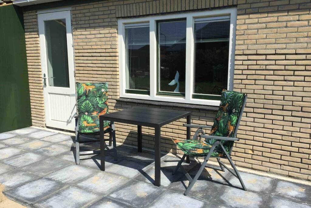 Bungalow Op Bedrijf Met Melkkoeien De Cocksdorp (Texel) Exterior foto